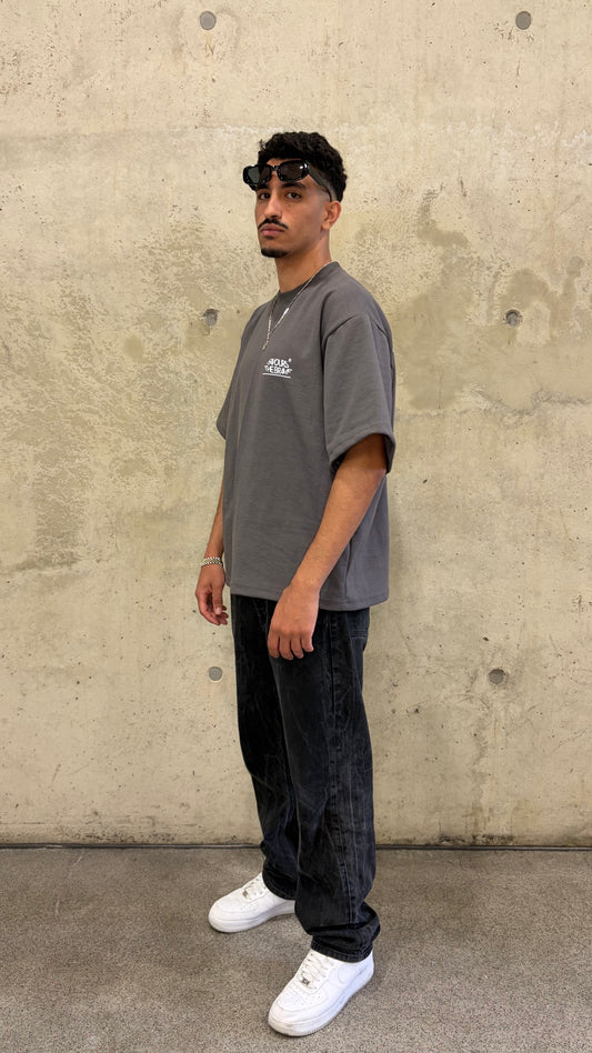 STATEMENT TEE GREY